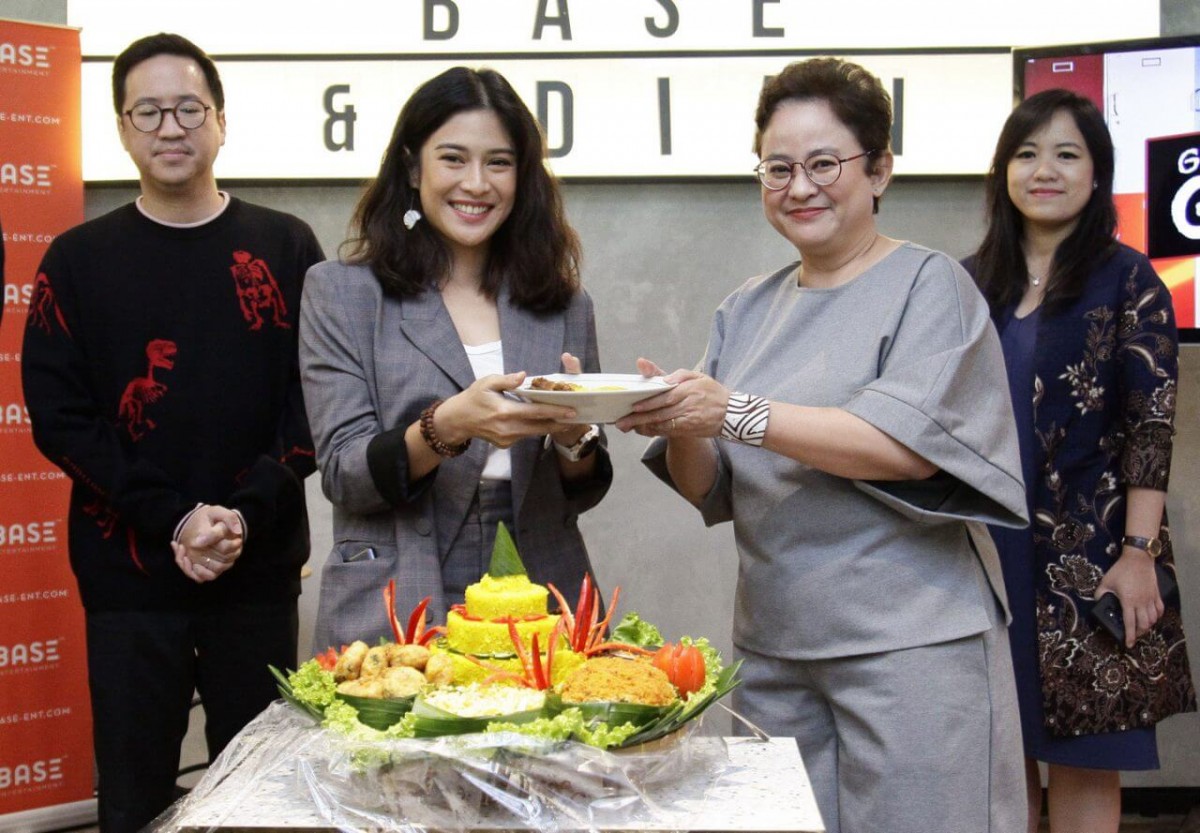 Dian Sastro bersama Shanty Harmayn yang siap berkolaborasi dalam produksi film Guru-Guru Gokil